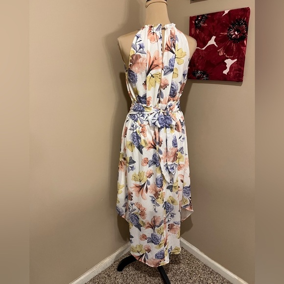 NSR Floral Halter Neck Dress, size M - Picture 2 of 5